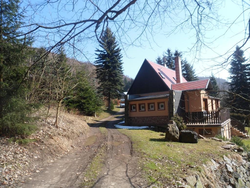 Pension Mikulka Mikulov v Krusnych Horach Exteriör bild