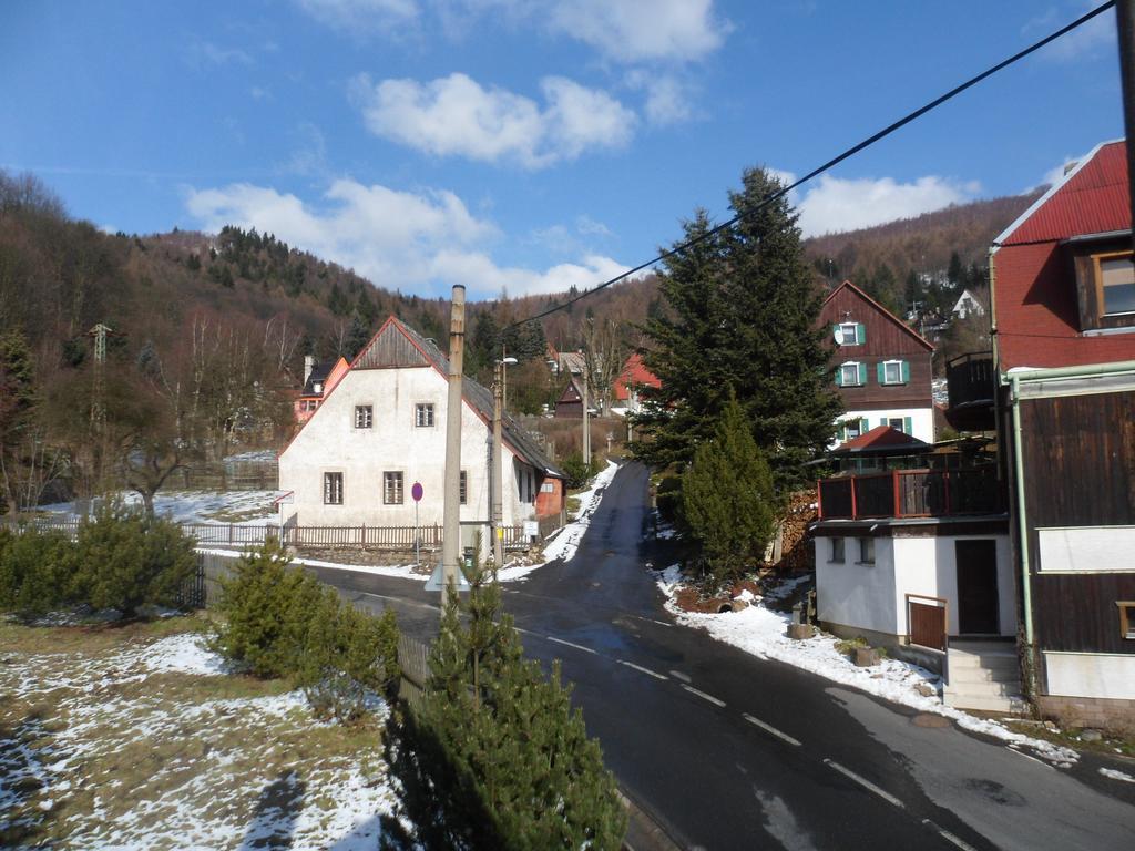 Pension Mikulka Mikulov v Krusnych Horach Exteriör bild